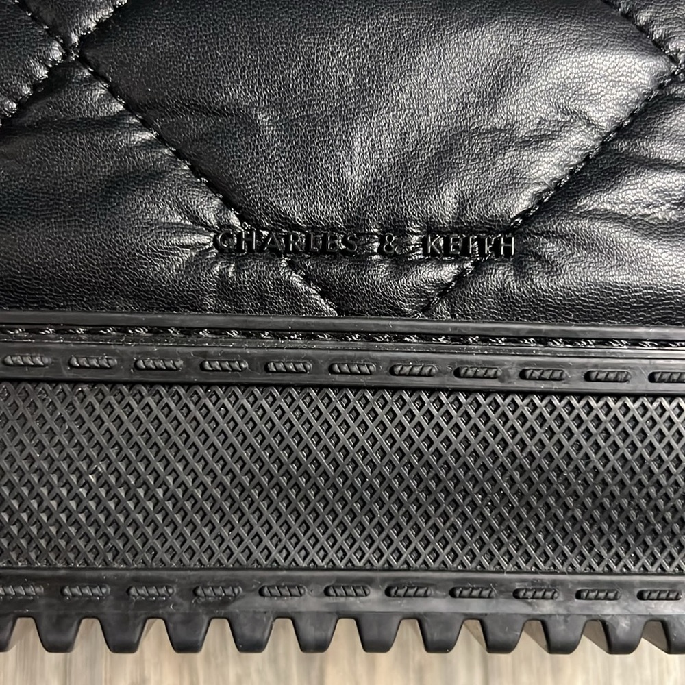 Charles & Keith - Picture 2 of 4